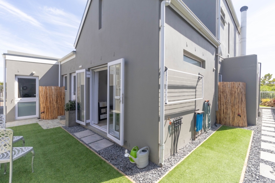 3 Bedroom Property for Sale in Somerset Lakes Western Cape